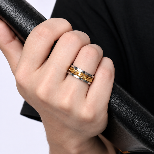 Bague anti-stress anneau tournant Chaîne Colorée, chaîne gourmette dorée tournante sur bague argentée, portée au doigt