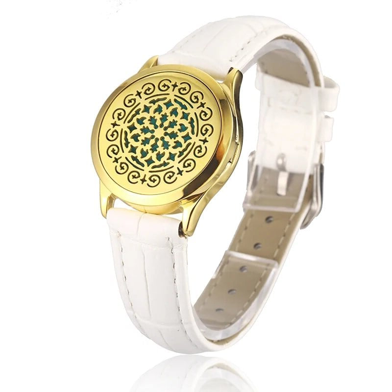 Bracelet diffuseur huile essentielle cuir blanc Voxa, médaillon rosace de volutes et d’étoiles sur bracelet en cuir blanc