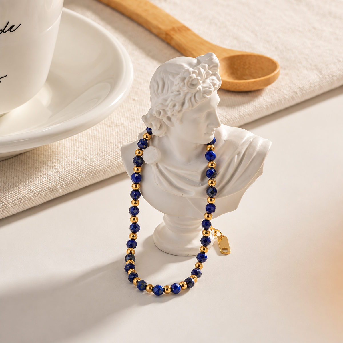 Bracelet Lapis Lazuli Fashion, perles facettées de lapis-lazuli et billes dorées avec fermoir