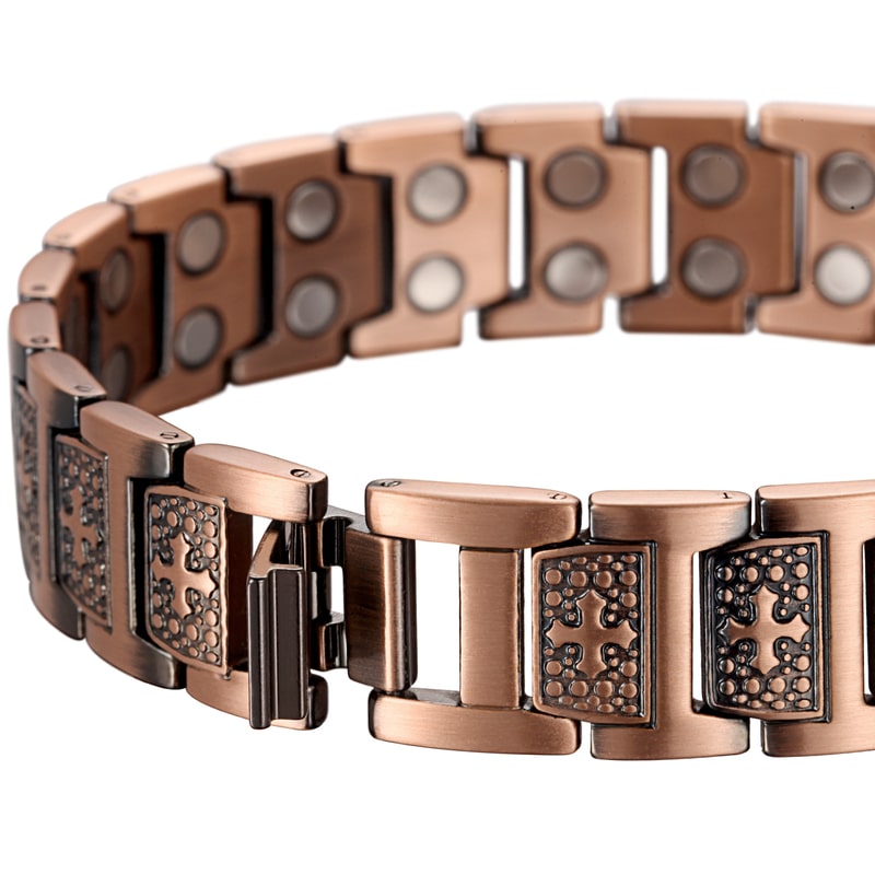 Bracelet magnétique Cross, large bracelet en cuivre à plaques ciselées et double rangée d’aimants