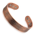 Bracelet magnétique Elise, jonc ouvert en cuivre gravé de losanges et de lignes croisées