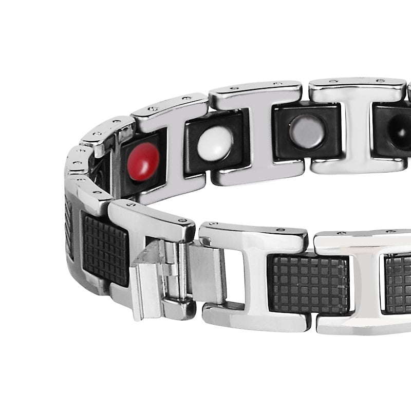 Bracelet magnétique Storm, maillons argentés incrustés de motifs noirs façon fibre de carbone