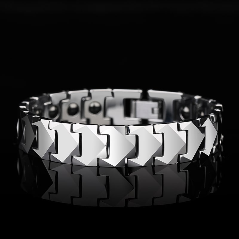 Bracelet Magnétique Tungstène argenté, maillons en carbure de tungstène taillés en chevrons