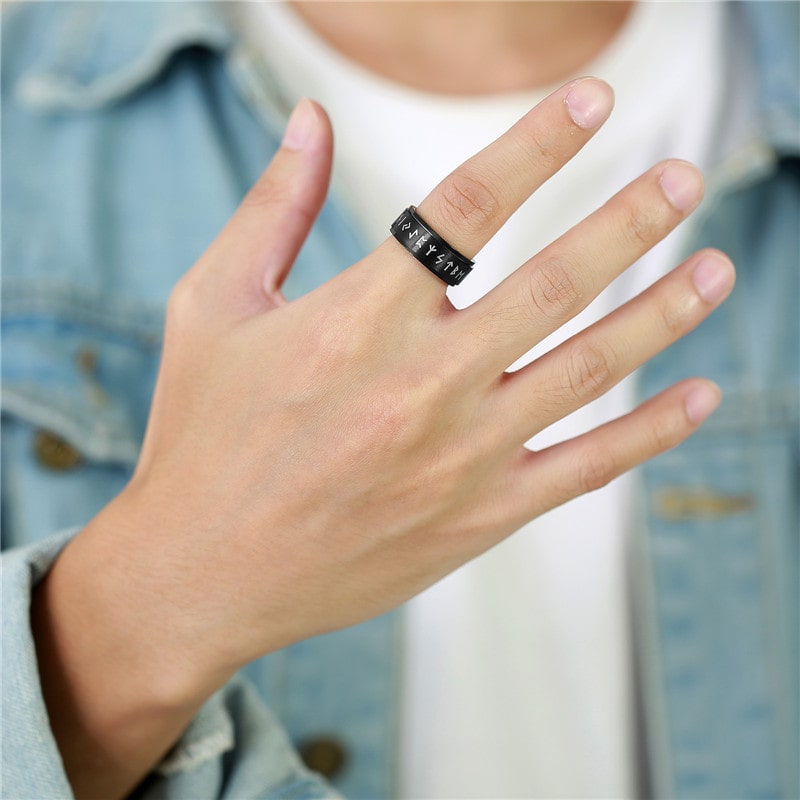 Bague anti-stress anneau tournant Alphabet Viking, anneau tournant gravé de runes vikings, portée au doigt